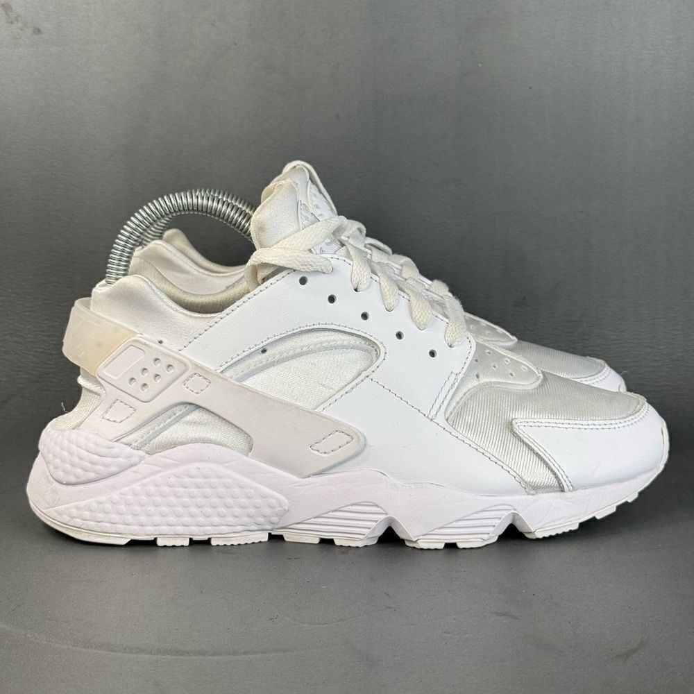 Nike Air Huarache Run Triple White Retro athletic shoes Women’s Size 8.5